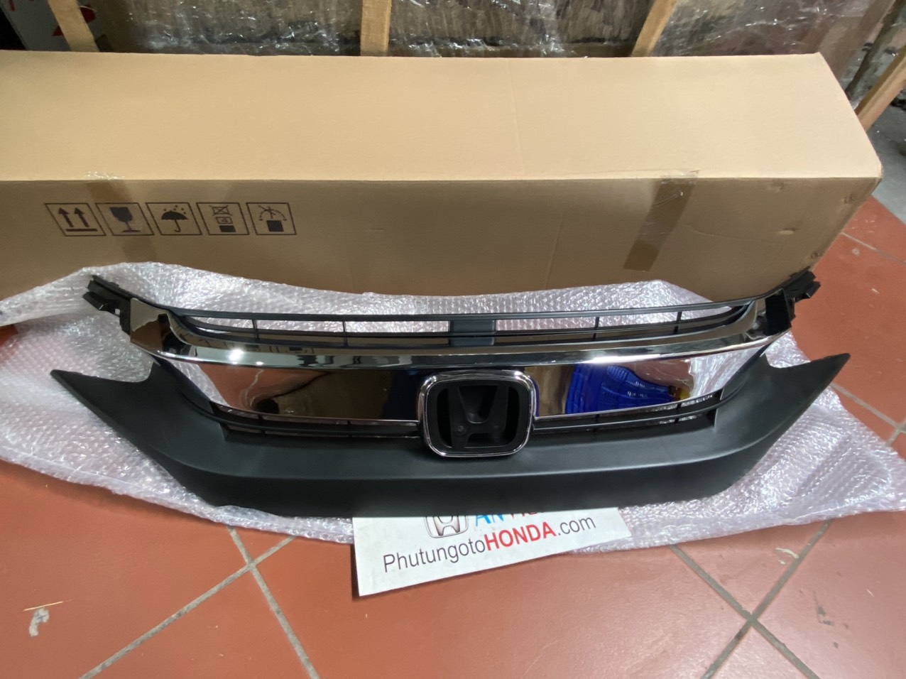 Mặt ca lăng xe Honda CIVIC 2016-2022 bản mạ crom